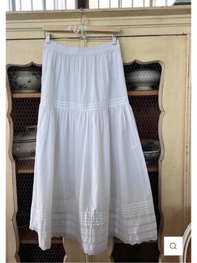 Oak Meadow White Tiered Cotton Maxi Skirt with Pintuck Detail size L